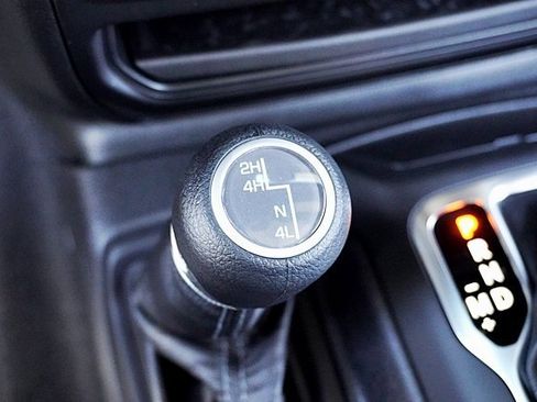 New 2025 Jeep Gladiator Sport image 37