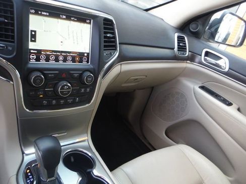 Used 2018 Jeep Grand Cherokee Limited w/ Trailer Tow Group IV image 24