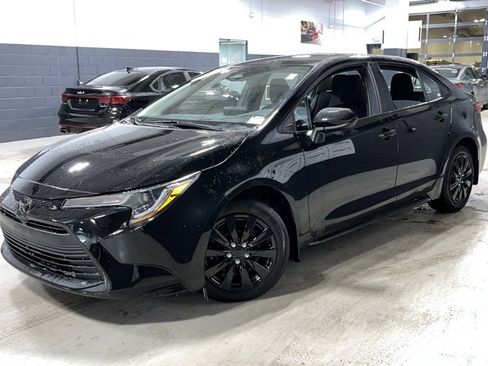 Used 2024 Toyota Corolla LE image 25