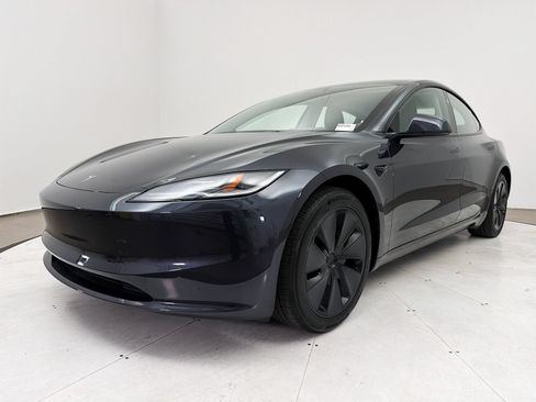 Used 2024 Tesla Model 3 Standard Range RWD image 11