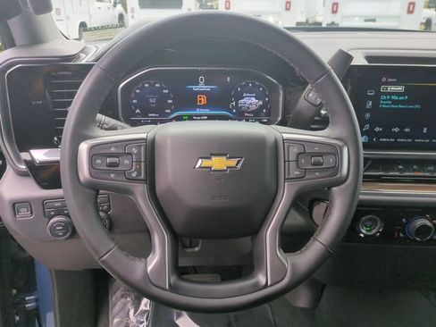 Used 2024 Chevrolet Silverado 1500 LT image 14