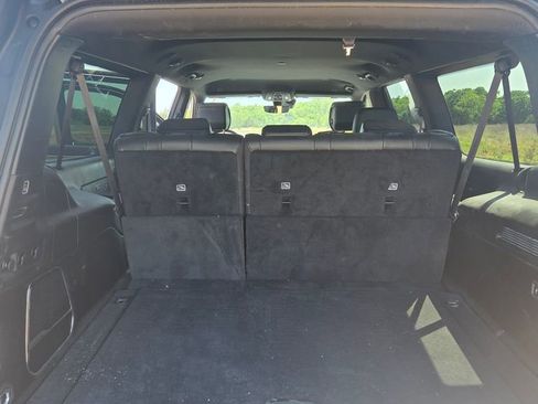 Used 2025 Jeep Wagoneer L Series II w/ 8-pass Seating Package AWD/4WD image 11