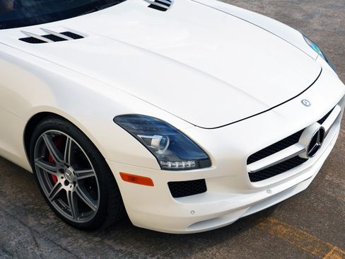 Used 2012 Mercedes-Benz SLS AMG Roadster image 53