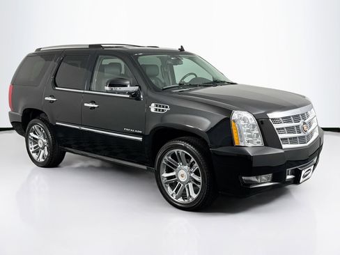Used 2014 Cadillac Escalade Platinum image 2