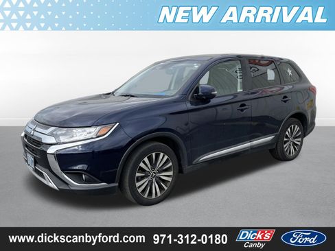 Used 2020 Mitsubishi Outlander SE image 3