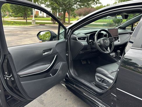 Used 2024 Toyota Corolla XSE FWD image 2