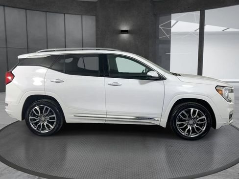 Used 2022 GMC Terrain Denali AWD/4WD image 3