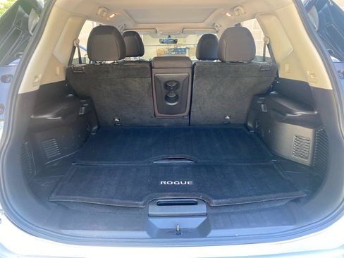 Used 2018 Nissan Rogue SV w/ Sun & Sound Touring Package AWD/4WD image 31