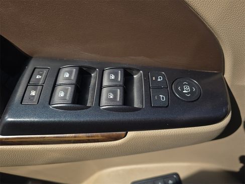 Used 2015 Chevrolet Tahoe LT image 28