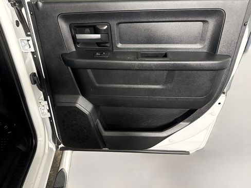 Used 2021 RAM 2500 Tradesman w/ Chrome Appearance Group image 28