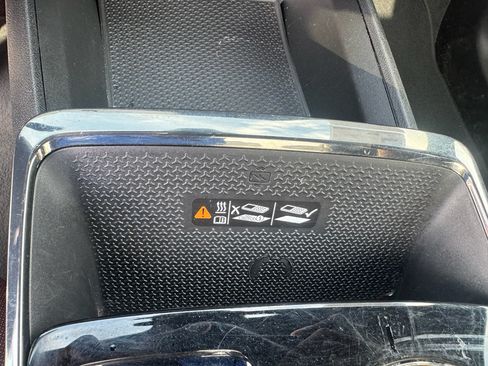 Used 2025 Chevrolet Equinox RS w/ Safety and Technology Package FWD image 24