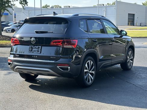 Used 2023 Volkswagen Taos SE AWD/4WD image 11