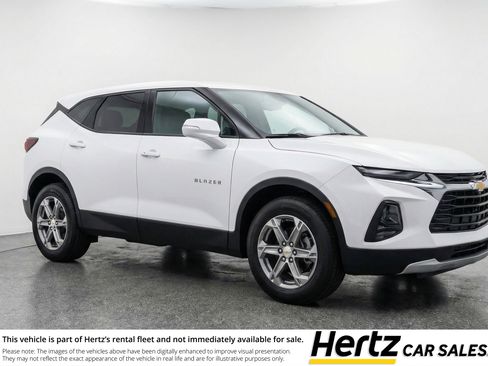 Used 2025 Chevrolet Blazer LT FWD image 1