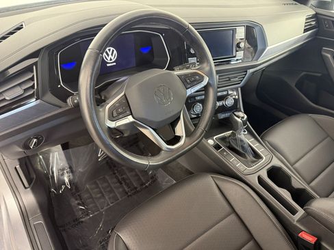 Used 2024 Volkswagen Jetta SE FWD image 15