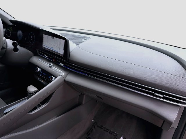 Certified 2024 Hyundai Elantra SEL FWD image 29