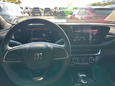 Used 2025 Buick Envista Sport Touring w/ Experience Buick Package image 10