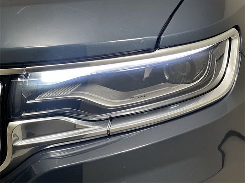 Used 2023 Jeep Wagoneer 2WD image 21