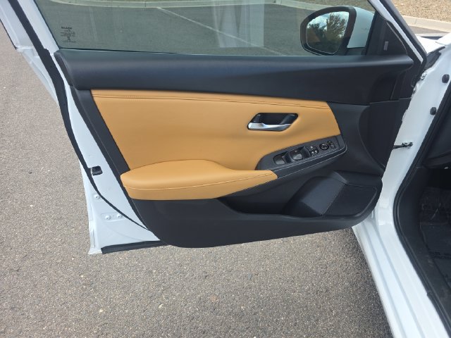 Used 2023 Nissan Sentra SV w/ SV Premium Package FWD image 11