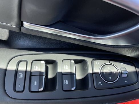 Used 2021 Hyundai Sonata Limited w/ Preferred Accessory Package image 12