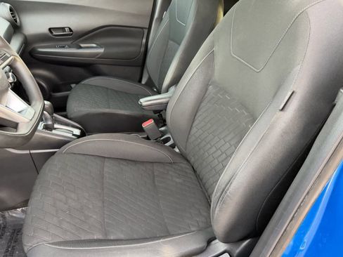 Used 2021 Nissan Kicks S image 17