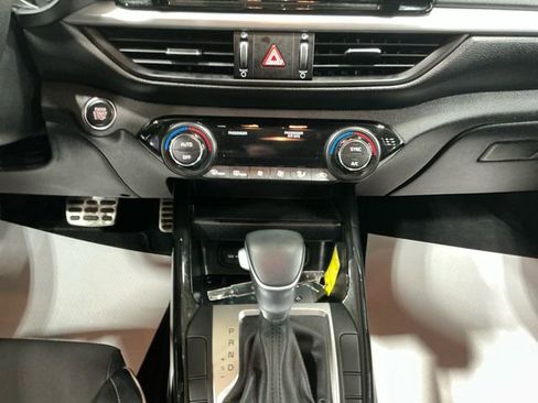 Used 2024 Kia Forte GT-Line image 12