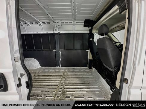 Used 2022 RAM ProMaster 2500 w/ Driver Convenience Group FWD image 24