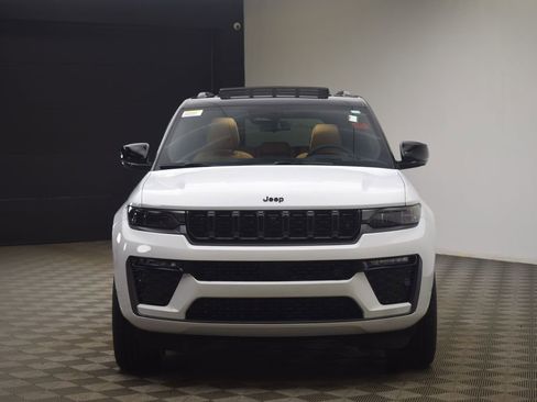 New 2026 Jeep Grand Cherokee Summit AWD/4WD image 2