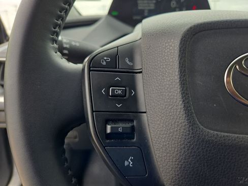 Used 2024 Toyota Prius LE FWD image 21