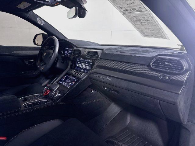 Used 2023 Lamborghini Urus Performante AWD/4WD image 31