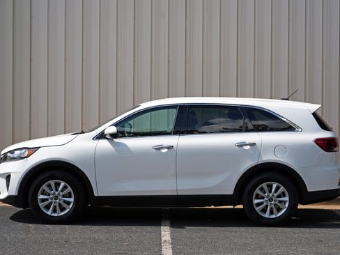 Used 2020 Kia Sorento FWD V6 image 41