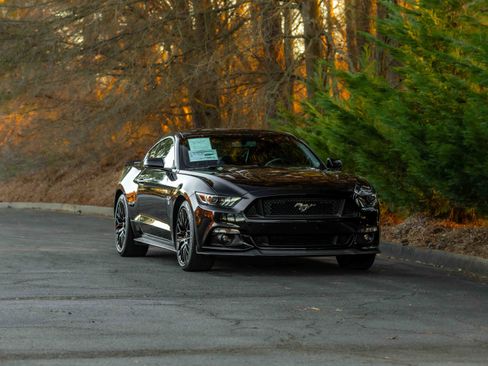 Used 2017 Ford Mustang GT Premium w/ GT Performance Package image 43