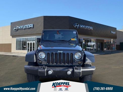 Used 2018 Jeep Wrangler Unlimited Sport S AWD/4WD image 2