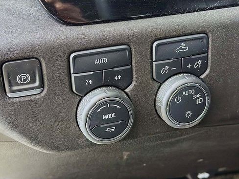 Used 2024 Chevrolet Silverado 1500 LT image 26