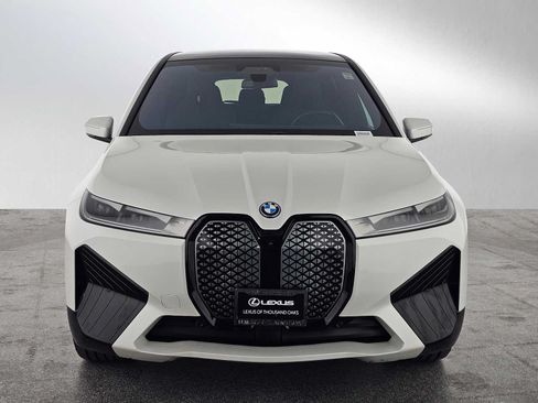 Used 2024 BMW iX xDrive50 w/ Sport Package AWD/4WD image 8