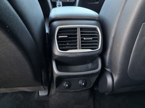 Used 2020 Hyundai Santa Fe SEL image 18