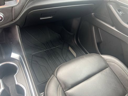 Used 2023 Chevrolet Traverse LT w/ LPO, Floor Liner Package image 23