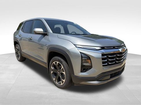New 2026 Chevrolet Equinox LT w/ Convenience Package II AWD/4WD image 7