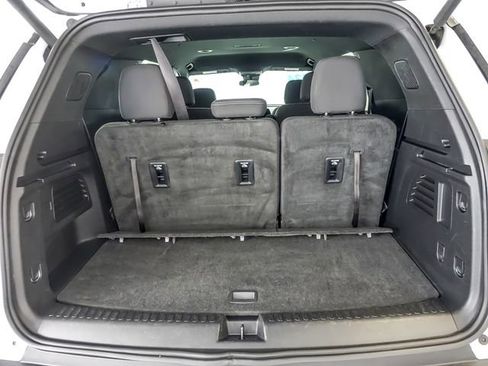 Used 2024 Chevrolet Traverse LT image 30