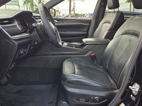 Used 2023 Jeep Grand Cherokee L Overland RWD image 10