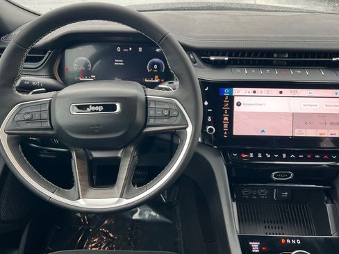 New 2026 Jeep Grand Cherokee Altitude image 11