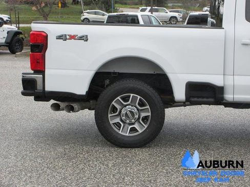 Used 2024 Ford F250 Lariat image 3