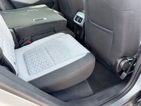 Used 2023 Chevrolet Equinox LS FWD image 23