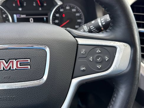 Used 2019 GMC Acadia SLT FWD image 17