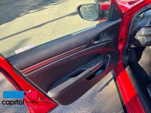 Used 2018 Honda Civic Sport image 4