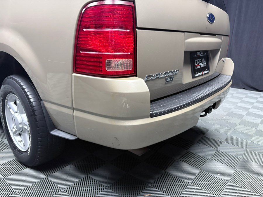 Used 2005 Ford Explorer 4WD XLT image 15