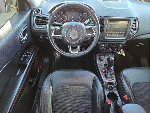 Used 2018 Jeep Compass Trailhawk image 11