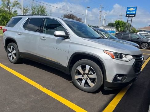 Certified 2021 Chevrolet Traverse LT w/ LT Premium Package FWD image 2