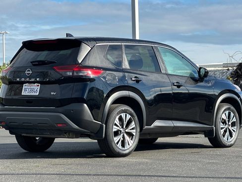 Certified 2023 Nissan Rogue SV image 4