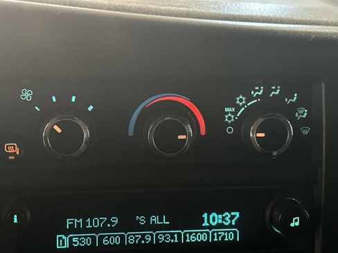 Used 2024 GMC Savana 2500 w/ Driver Convenience Package RWD image 18