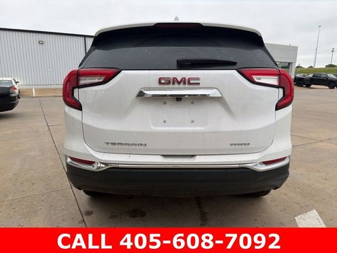 Used 2024 GMC Terrain SLT AWD/4WD image 4